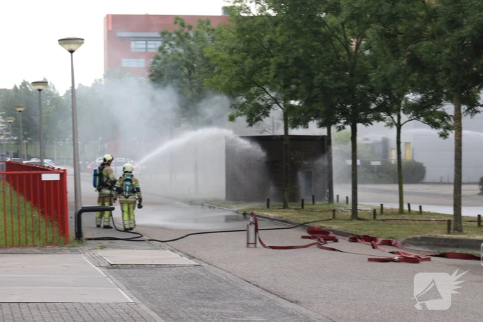 Veel rook bij brand stroomhuis