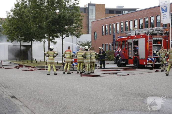 Veel rook bij brand stroomhuis