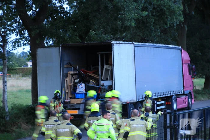 Vrachtwagen trailer vol drugs benodigdheden aangetroffen