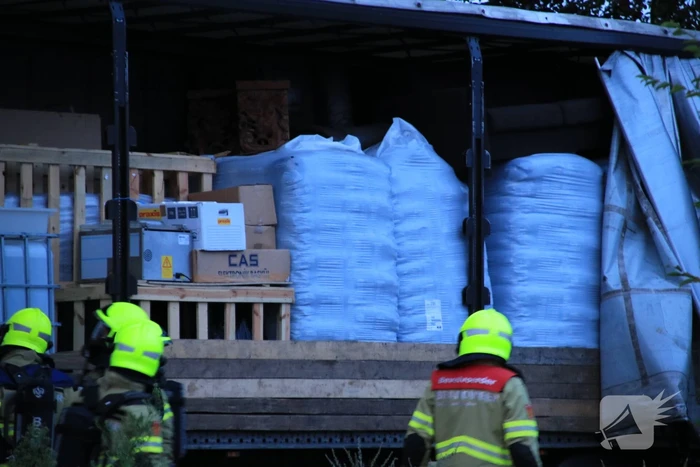 Vrachtwagen trailer vol drugs benodigdheden aangetroffen
