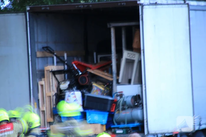 Vrachtwagen trailer vol drugs benodigdheden aangetroffen