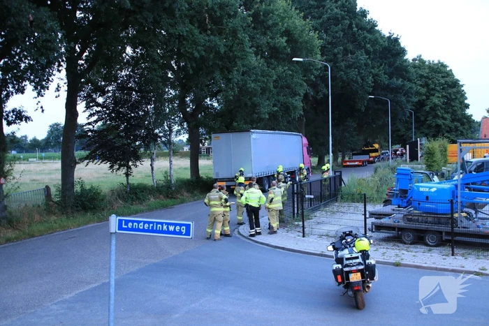 Vrachtwagen trailer vol drugs benodigdheden aangetroffen