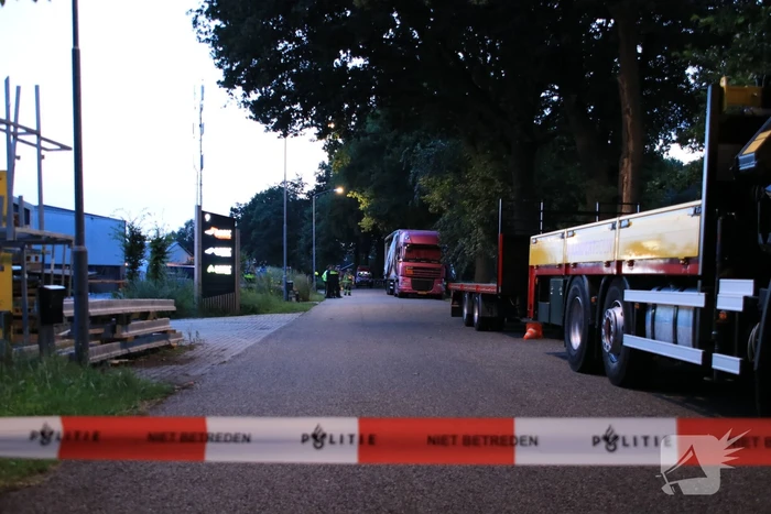 Vrachtwagen trailer vol drugs benodigdheden aangetroffen