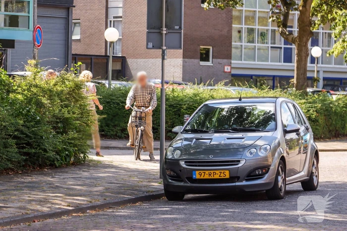 Auto botst op fietser