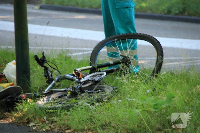 Mountainbiker en voetganger gewond door aanrijding