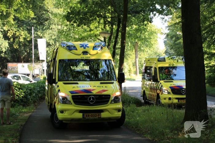Mountainbiker en voetganger gewond door aanrijding