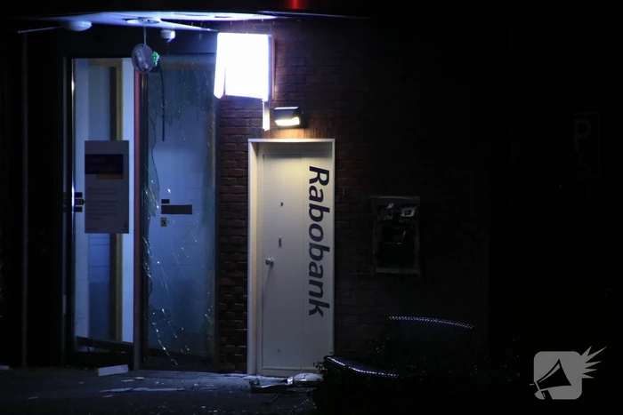Plofkraak op pinautomaat van Rabobank