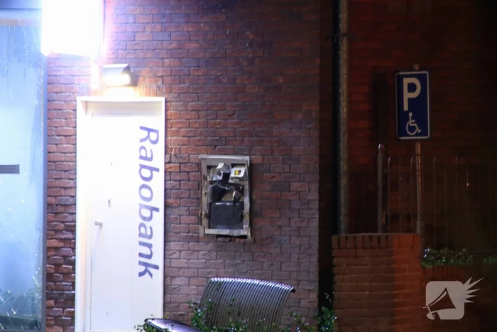 Plofkraak op pinautomaat van Rabobank