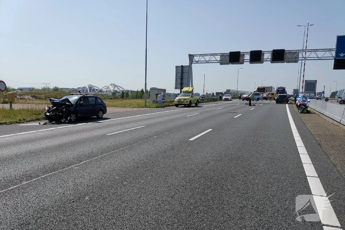 Zeeburgertunnel dicht na ongeval