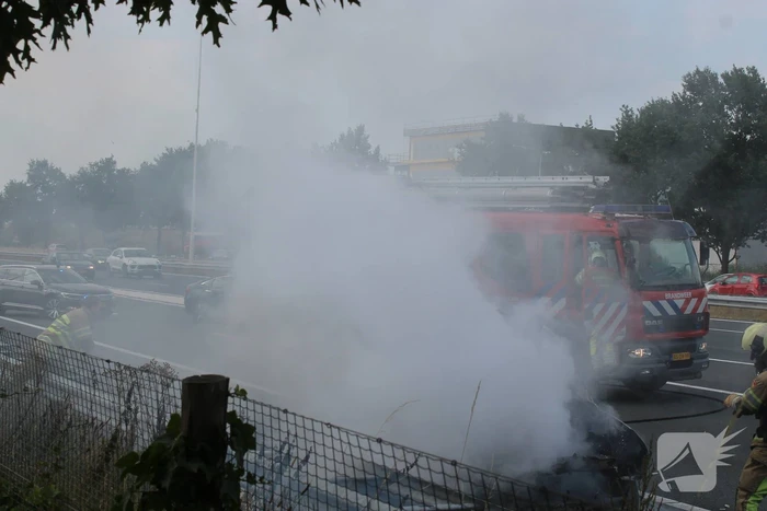 Voertuig volledig uitgebrand