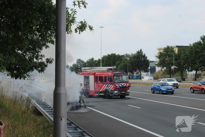 Voertuig volledig uitgebrand