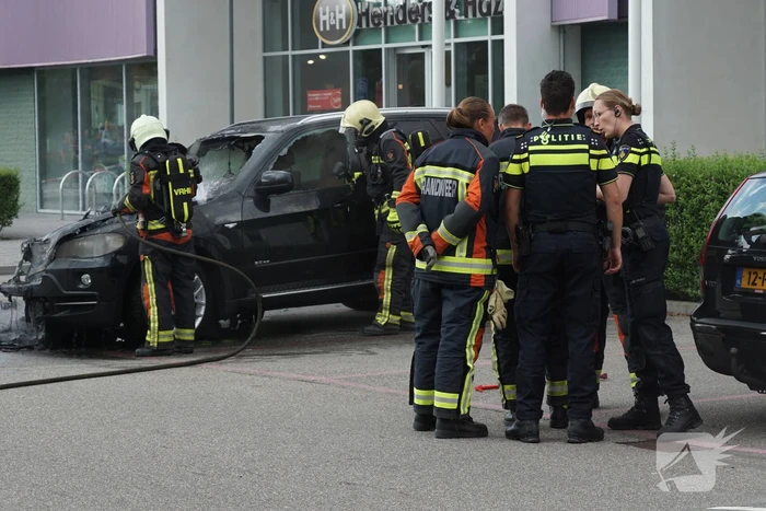 Auto verwoest door brand