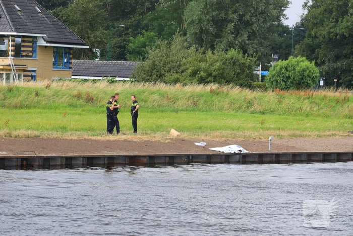 Groot forensisch onderzoek na aantreffen lichaam in Eem