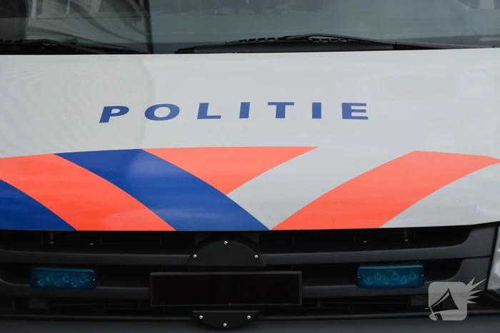Man gebruikt geweld tegen agenten bij aanhouding