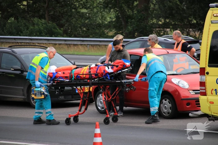 Vier auto's betrokken bij kop-staartaanrijding