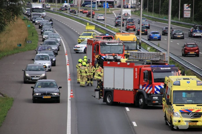 Vier auto's betrokken bij kop-staartaanrijding