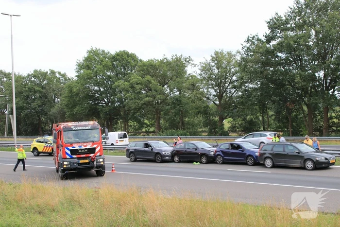 Vier auto's betrokken bij kop-staartaanrijding