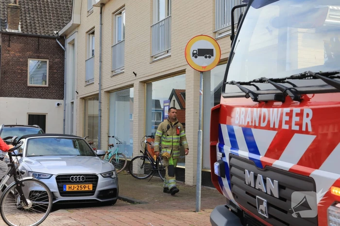 Bewoner blust zelf vlam in de pan