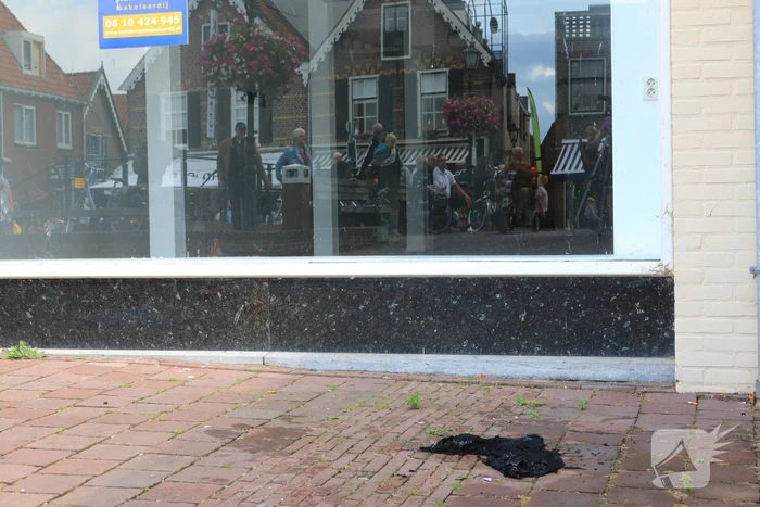 Bewoner blust zelf vlam in de pan