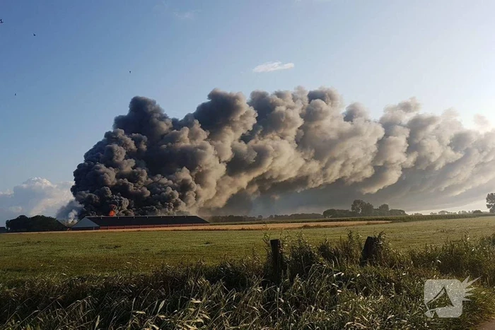 42.000 kippen dood door brand in twee stallen