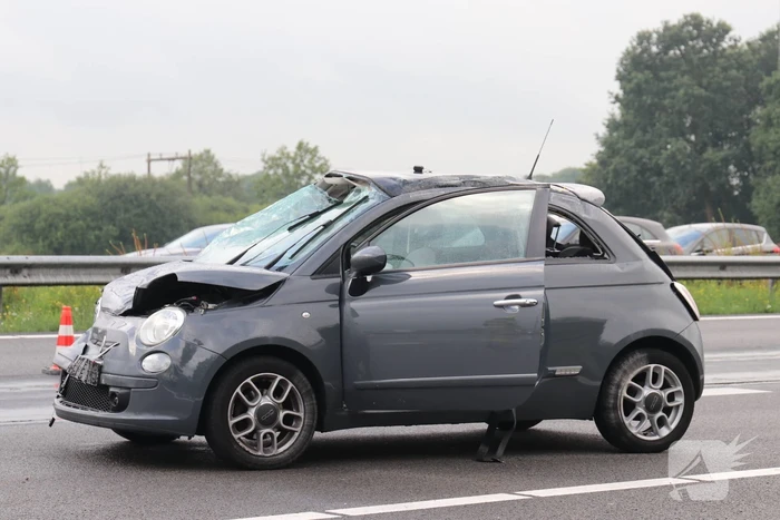 Flinke crash tussen vier voertuigen