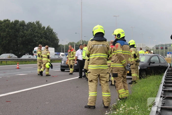 Flinke crash tussen vier voertuigen