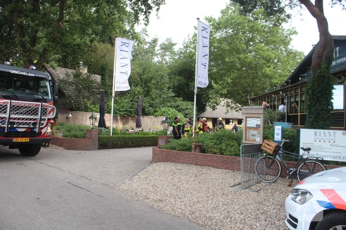 Brand in Restaurant Foyer Riant