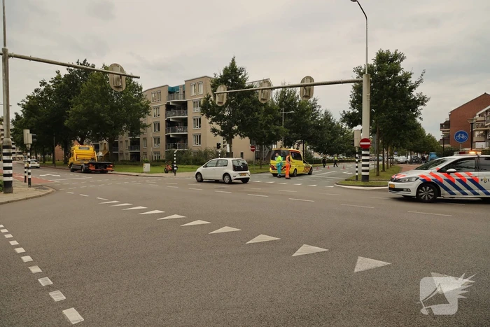 Snorscootster over de kop geslagen na aanrijding