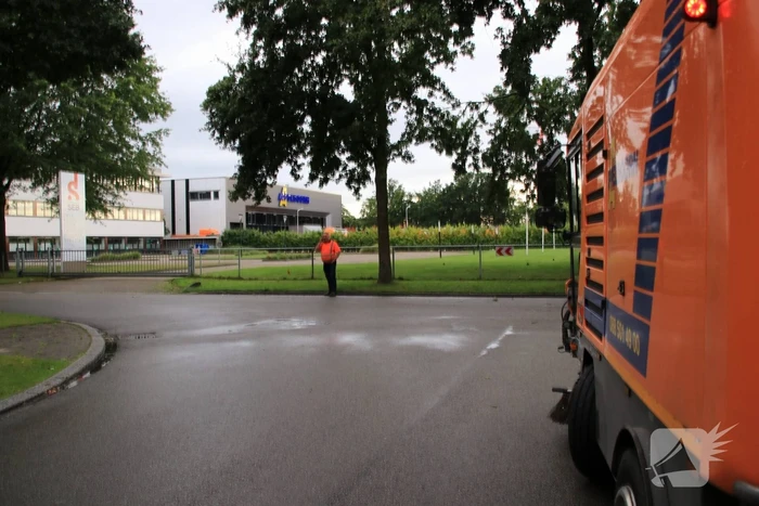 Beschonken bestuurder ramt veegwagen