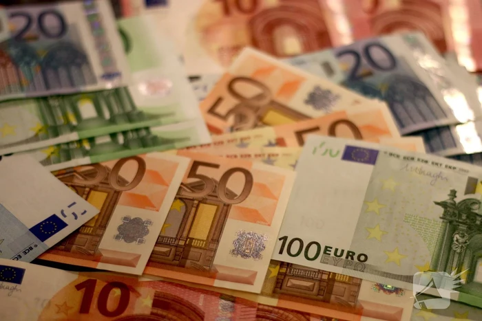 Grote drugsvangst en grote sommen geld in onbewoonde woning