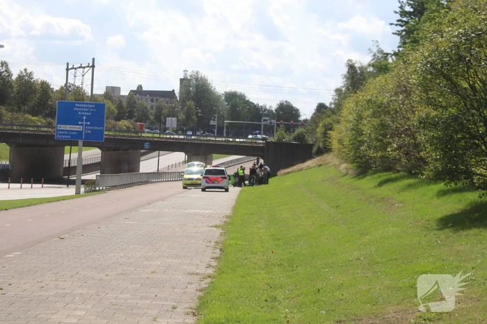 Vrouw gewond na ongeval op fietspad