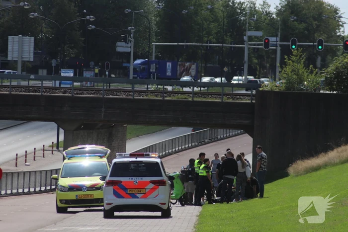 Vrouw gewond na ongeval op fietspad