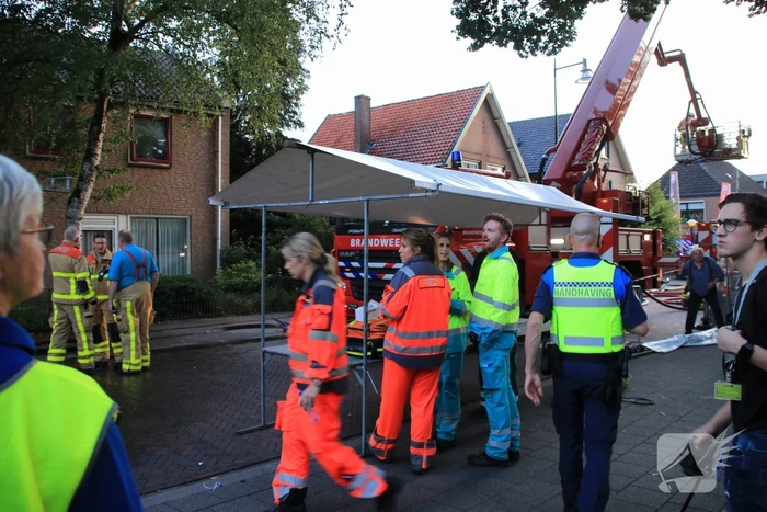 Personen vermist bij flinke brand in pand Leger des Heils