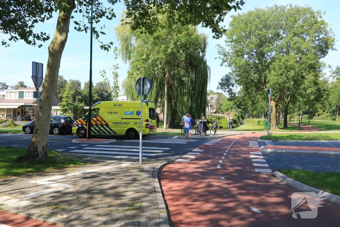 E-biker aangereden op rotonde