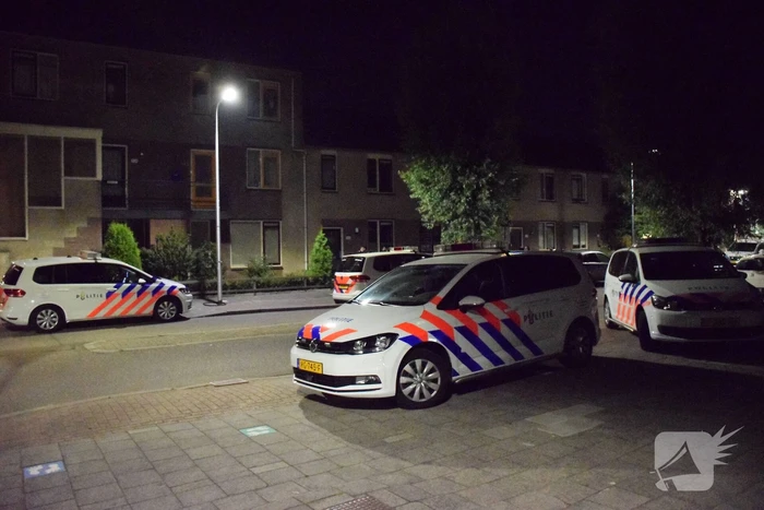 Zes mannen gevlucht na woningoverval