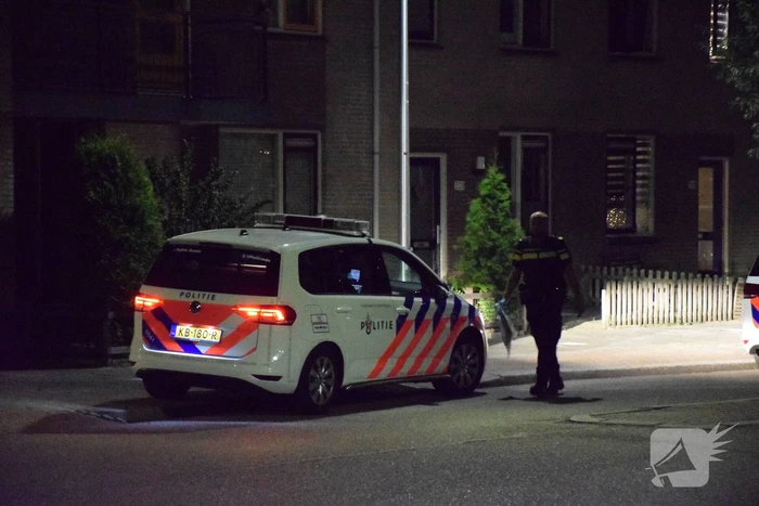 Zes mannen gevlucht na woningoverval