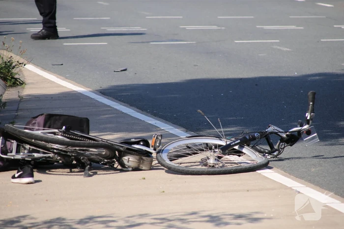 E-bikester overleden na zwaar ongeval op kruising