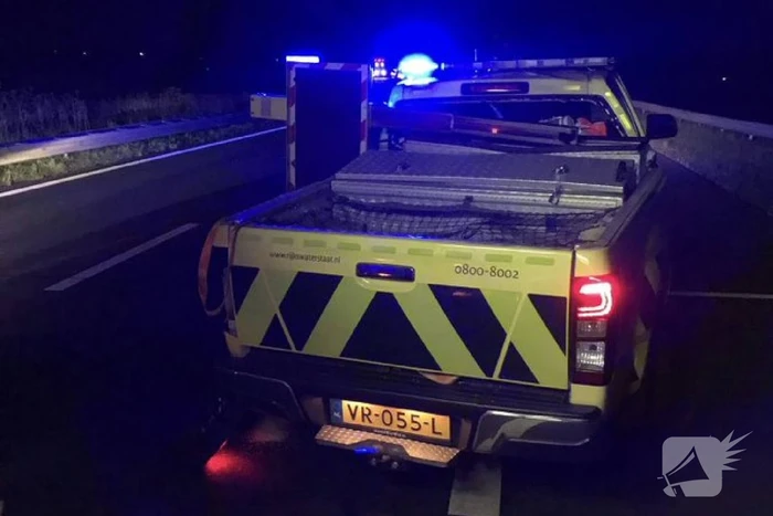 Auto Rijkswaterstaat vol geraakt bij eerder ongeval