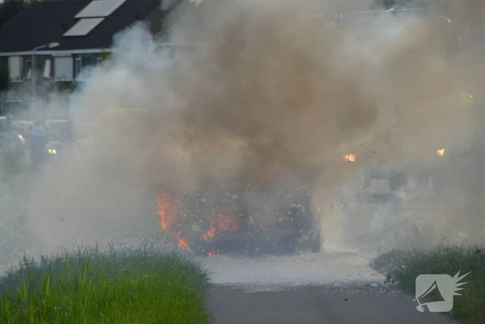 Personenauto verwoest na brand