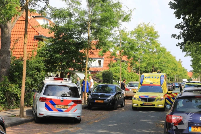 Man zwaargewond na val van keukentrapje