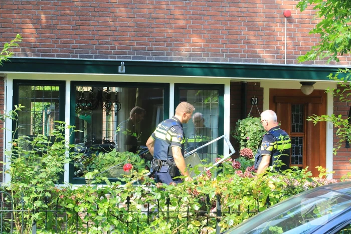 Man zwaargewond na val van keukentrapje