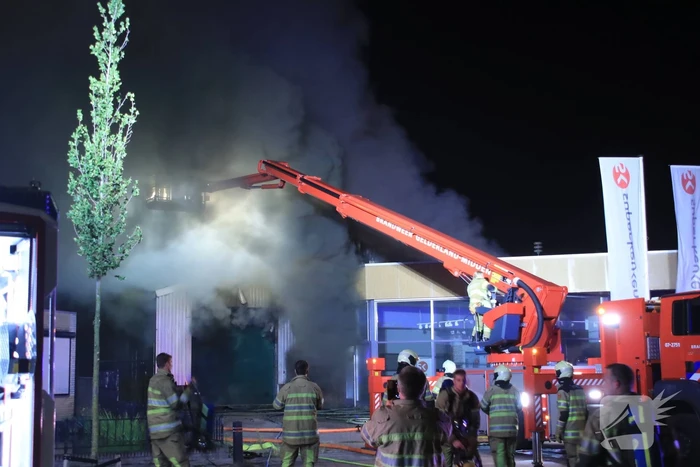 Zeer grote uitslaande brand
