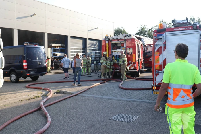 Bedrijf vol met rook na brand in lasapparaat