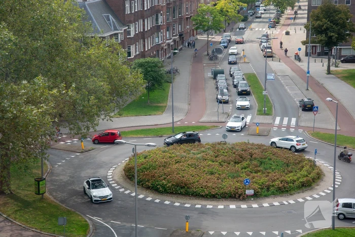 Agent neergeslagen bij controle trouwstoet