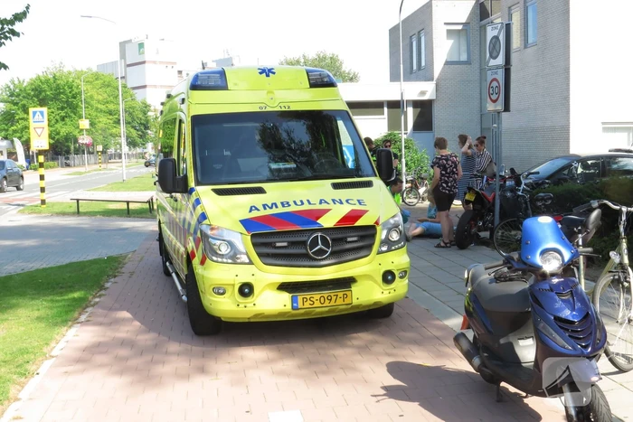 Fietser aangereden door scooter