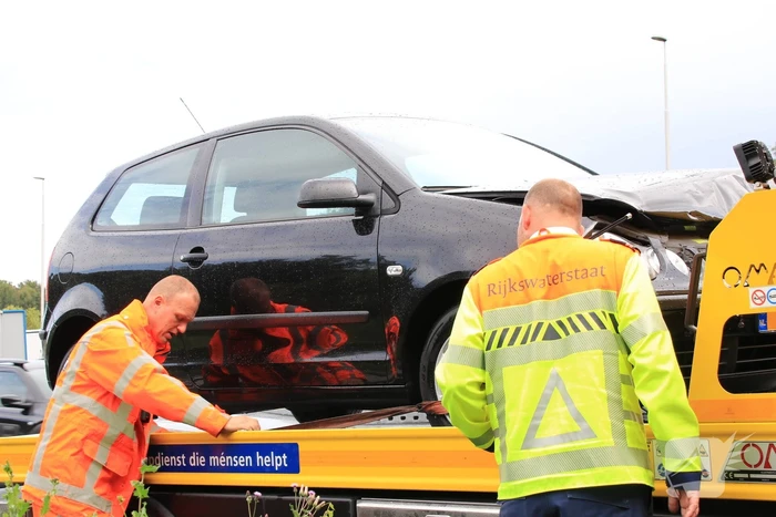 Opnieuw auto uit de bocht op beruchte plek