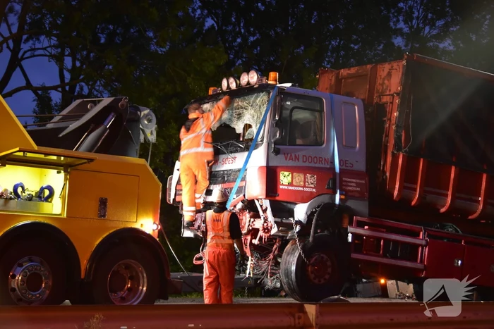 Zeer ernstig ongeval tussen twee vrachtwagens en meerdere voertuigen