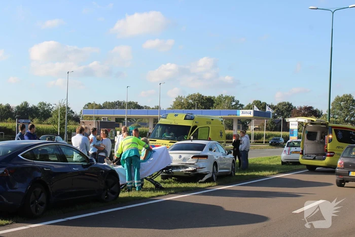 Flinke schade na ongeval tussen meerdere voertuigen