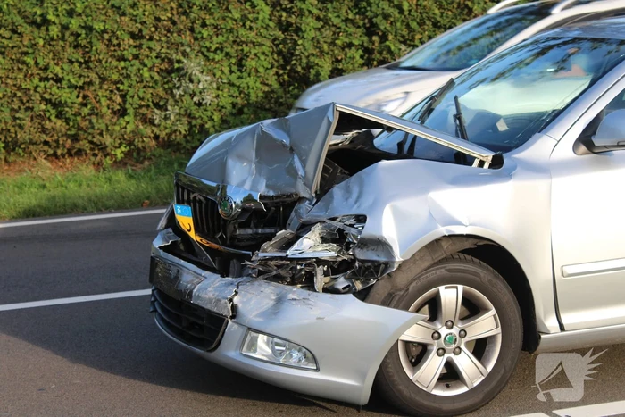 Flinke schade na ongeval tussen meerdere voertuigen