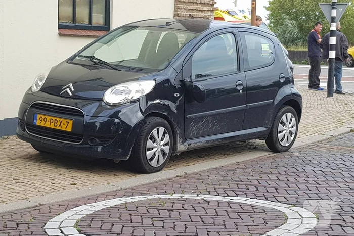 Snorfietser gewond na aanrijding
